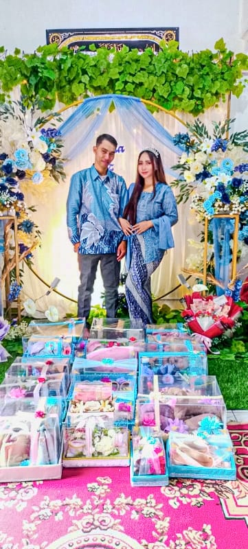 MAKEUP_2025082423021275-1